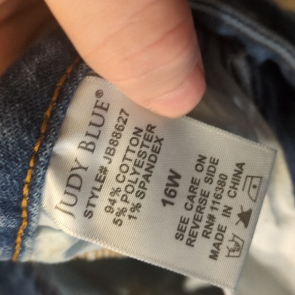 Judy Blue Relaxed Fit Jeans Size 16W - Picture 3 of 7